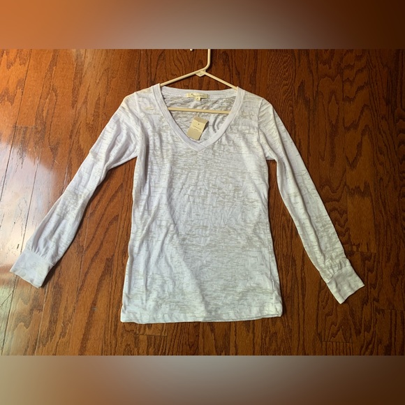 White Sheer V Neck Tee Size M NWT - Picture 1 of 3